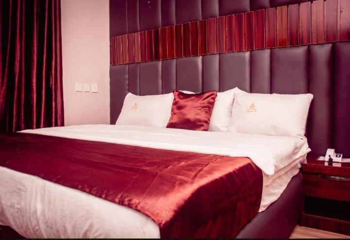 Owode Ede Hotel D Ritz מראה חיצוני תמונה