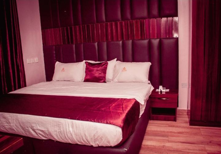 Owode Ede Hotel D Ritz מראה חיצוני תמונה